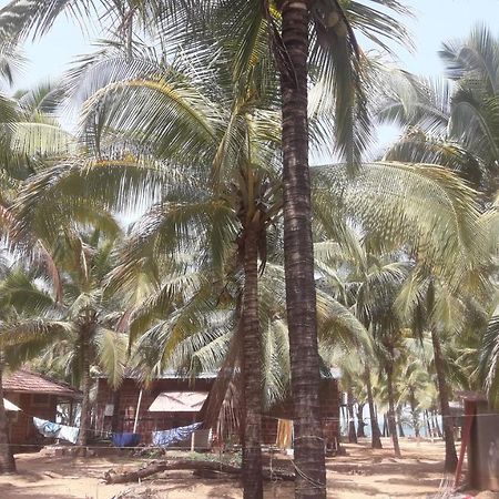 Chintamani Beach House Hotel Malvan Exterior photo